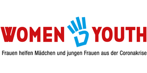 Logo Women4Youth In großen roten Buschstaben steht Women und Youth, dazwischen ist eine blaue Hand, die vier Finger in die Luft streckt. Zusammen liest sich das Women For Youth.