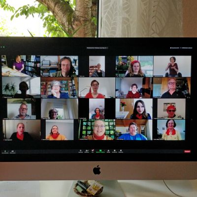 Die Mentor*innen und einige Mentees beim Online-Auftakt der zweiten Gruppe des iXNet-Mentorings. Quelle: Hildegardis-Verein/Agathe Lukassek