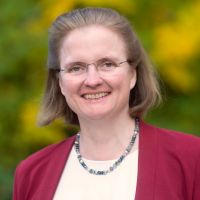Das Bild zeigt die Vorsitzende des Hildegardis-Vereins, Frau Prof. Dr. Charlotte Kreuter-Kirchhof.